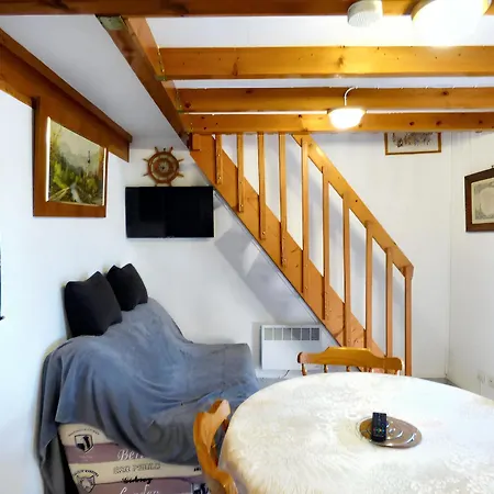 Prázdninový dům Charmante Maison Familiale A Avec Terrasse Ensoleillee