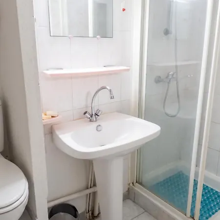 Charmante Maison Familiale A Avec Terrasse Ensoleillee *