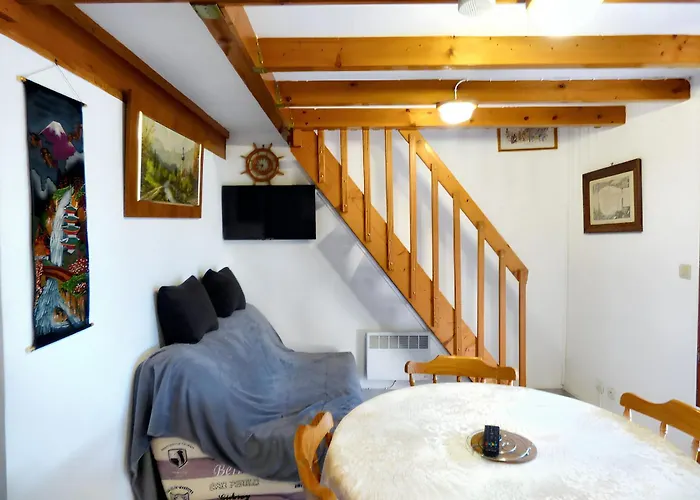 Casa vacanze Charmante Maison Familiale à Avec Terrasse Ensoleillée